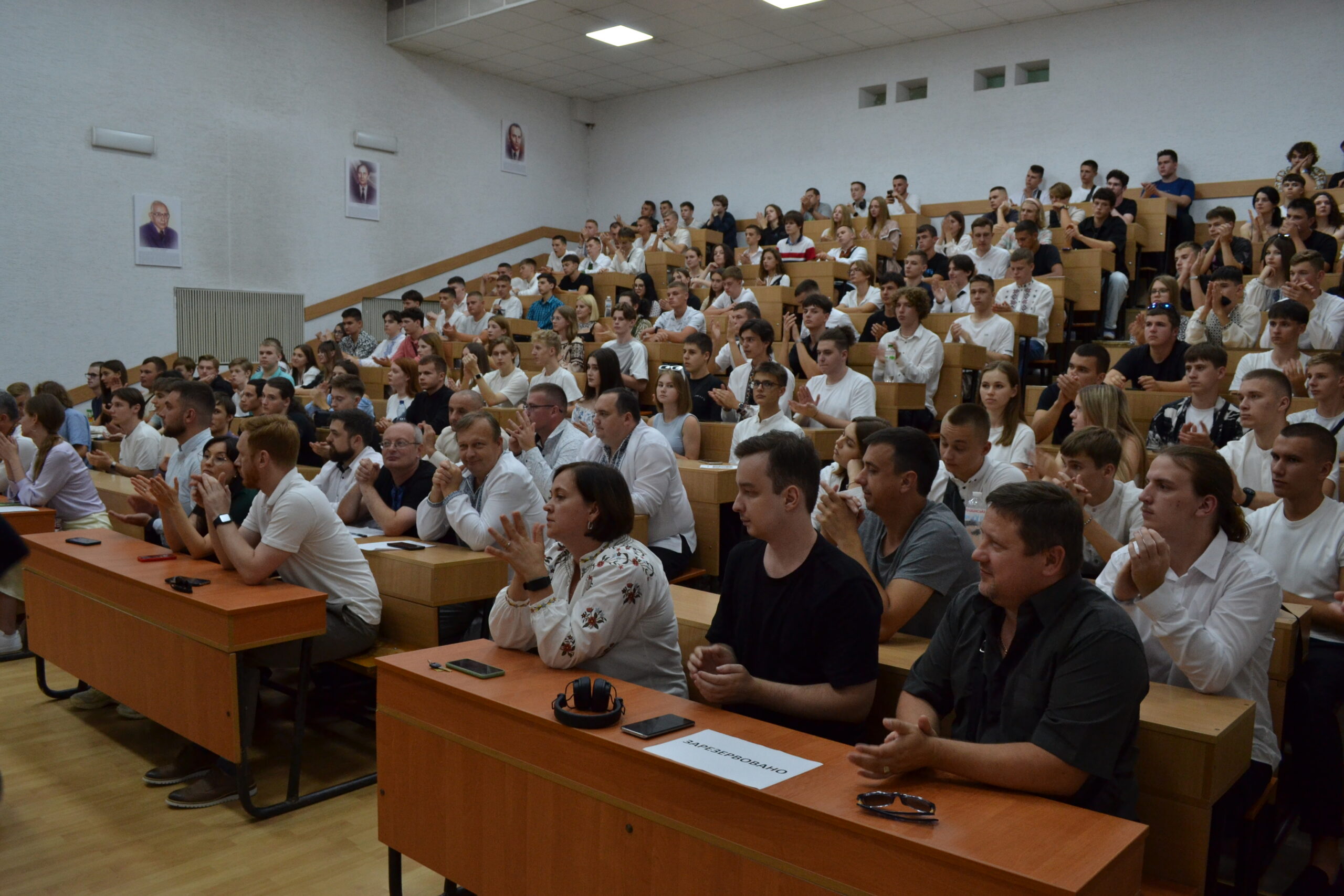 фото зустріч з першокурсниками бакалаври 2024 15