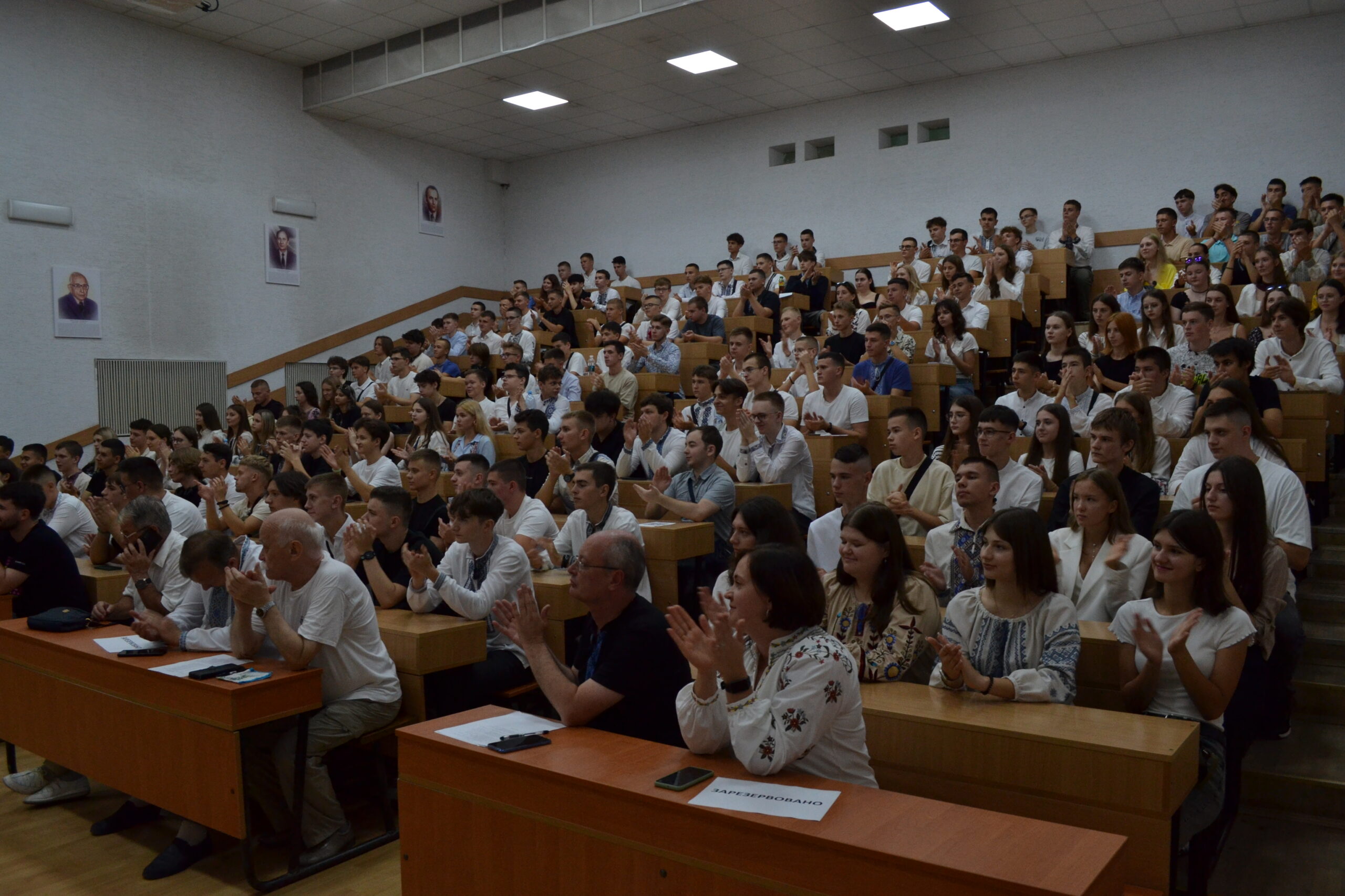 фото зустріч з першокурсниками бакалаври 2024 27